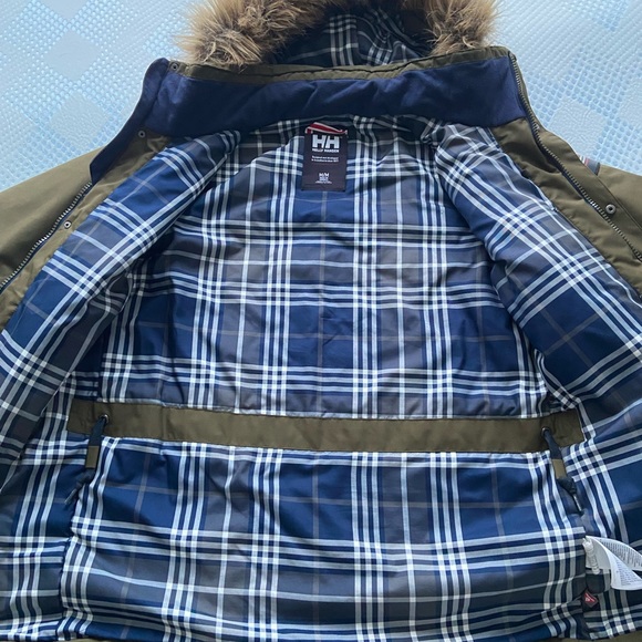 Helly Hansen Winter Jacket - Picture 2 of 4